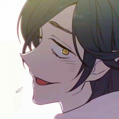 眼镜王蛇爬向民房两幼童浑然不觉